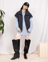 Fluffy sleeveless high collar jacket