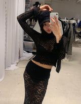 Long lace skirt I