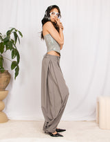 Pleated relaxed tapered trousers