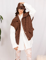 Fluffy sleeveless high collar jacket