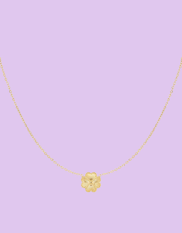 Flower pendant necklace