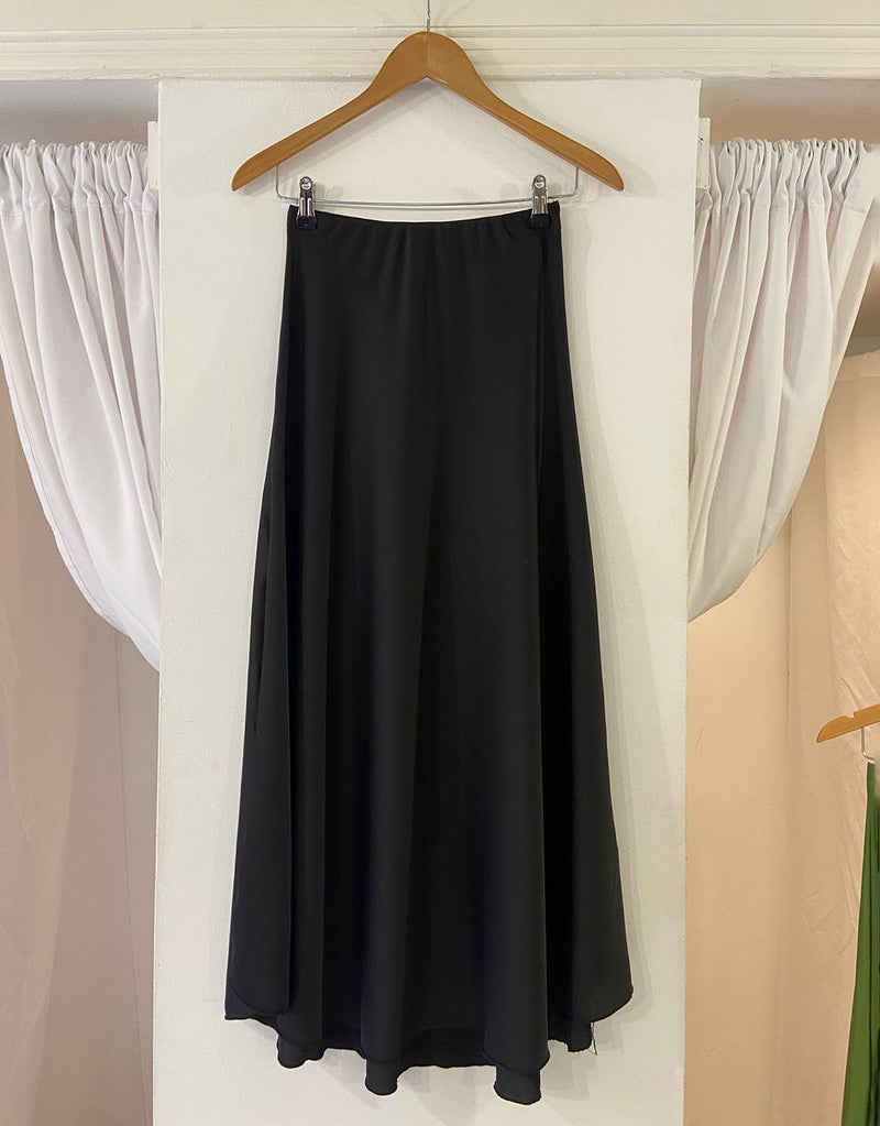 Flowy midi skirt