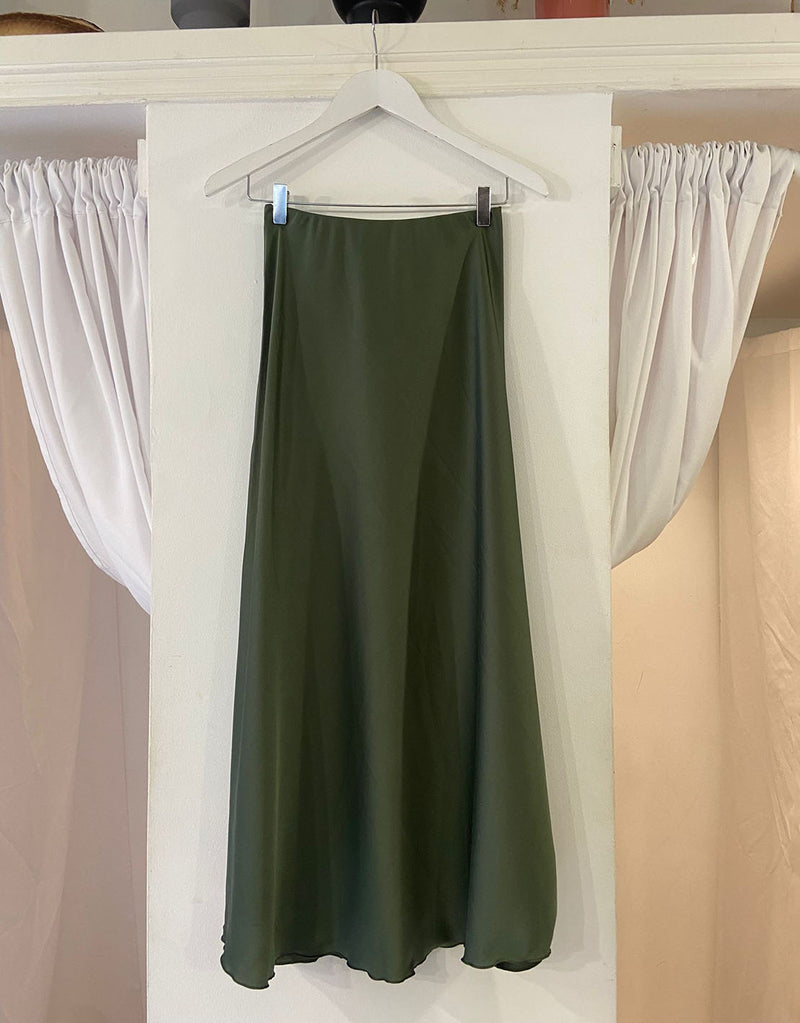 Flowy midi skirt