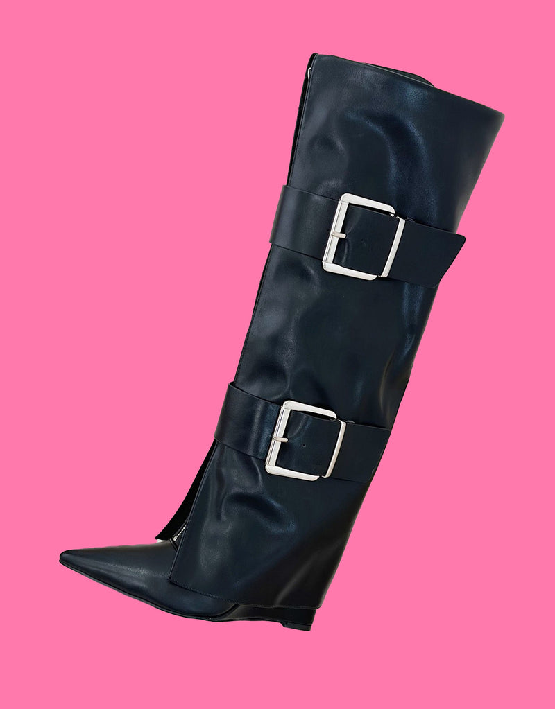 Fold over buckle detail pointy boots