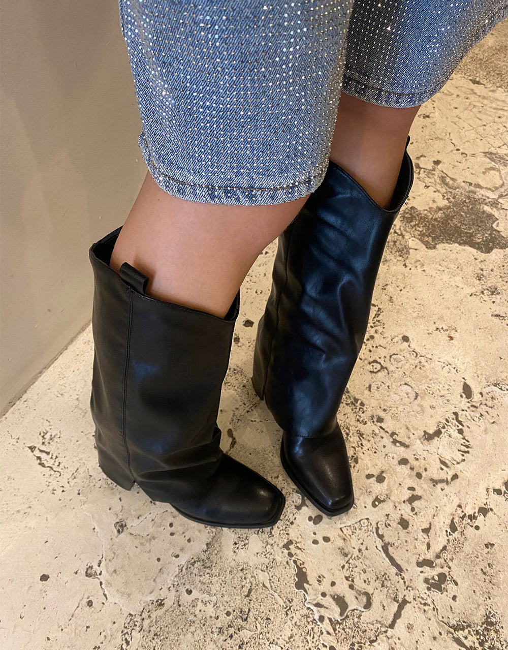 Fold over cowboy boots discount