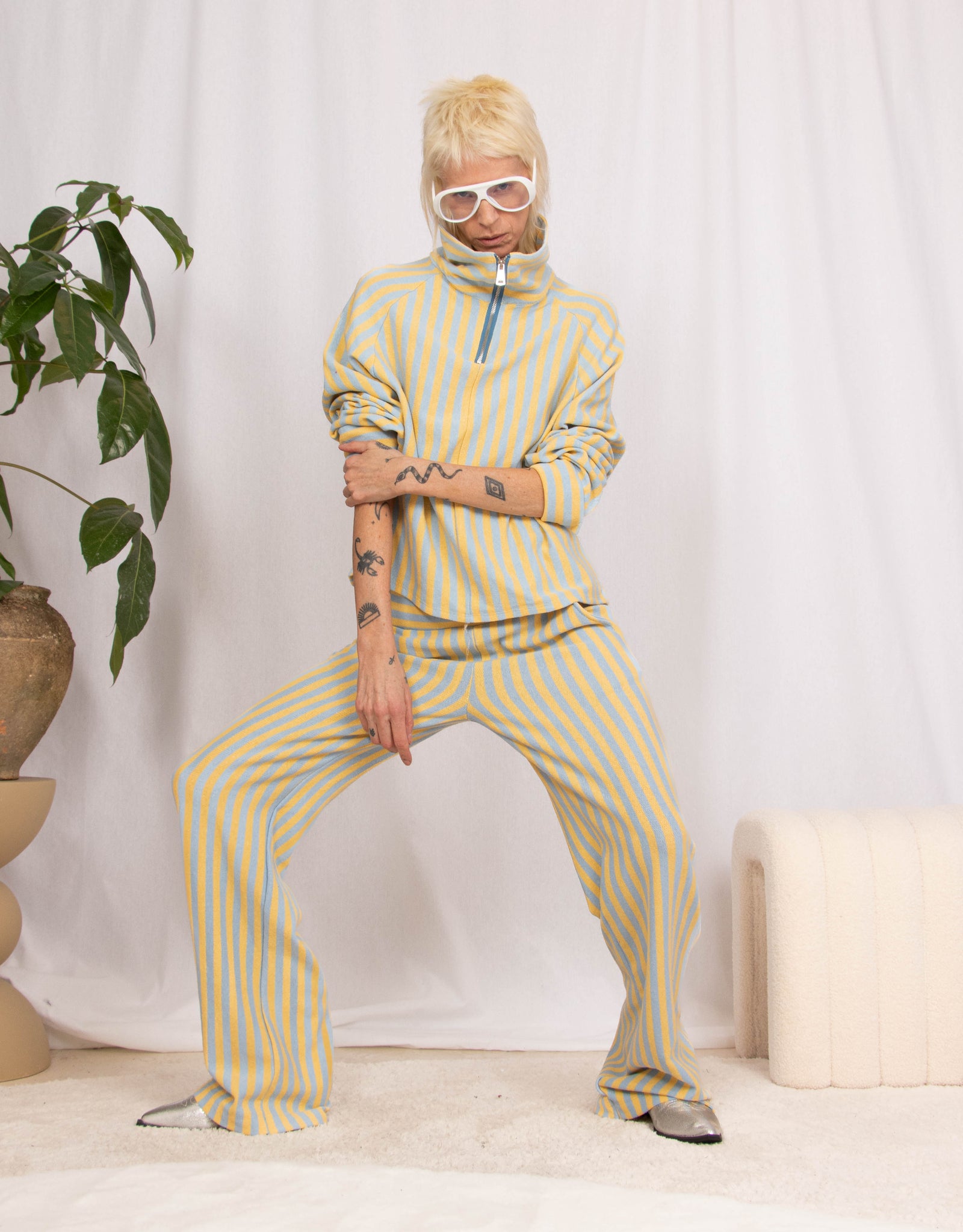 Striped Y2K zip top – JUTKA & RISKA