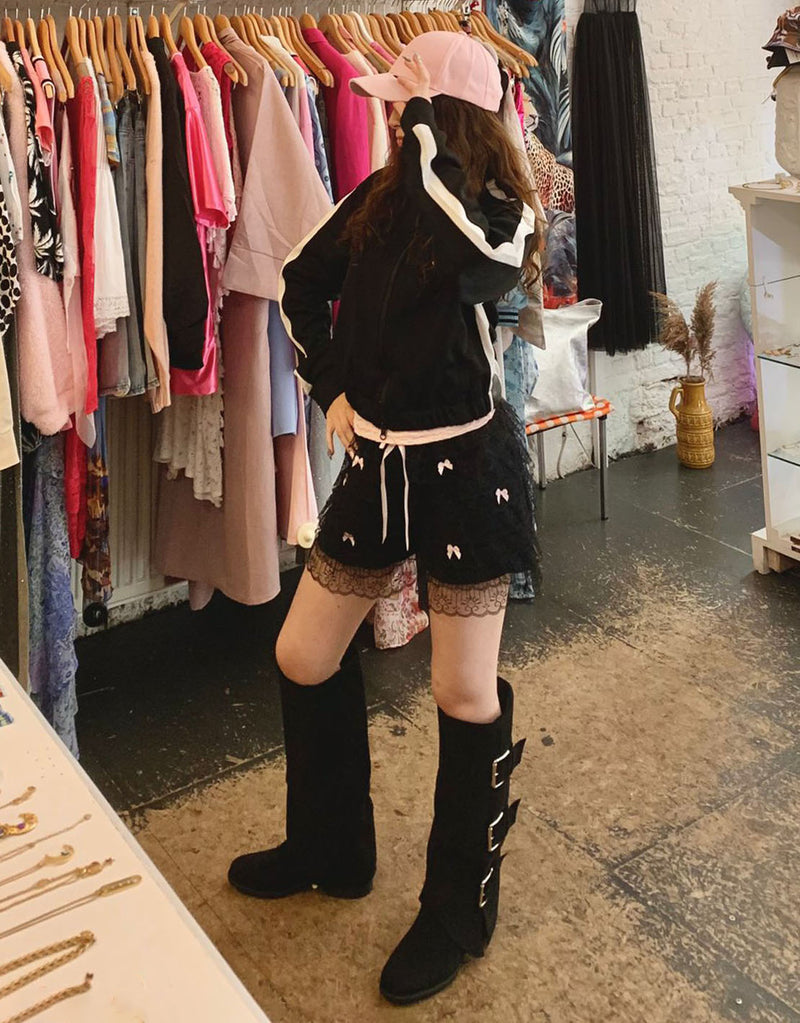 Layered lace and bows shorts