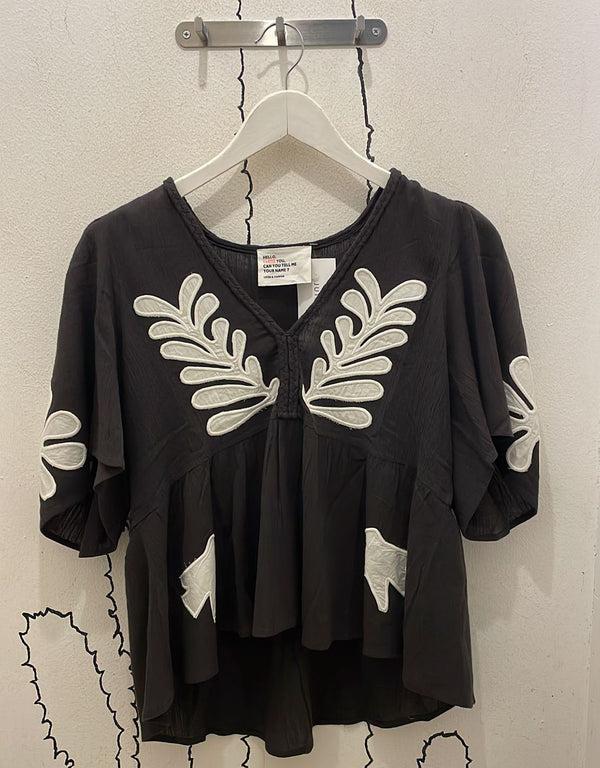 Leon & Harper embroidery blouse