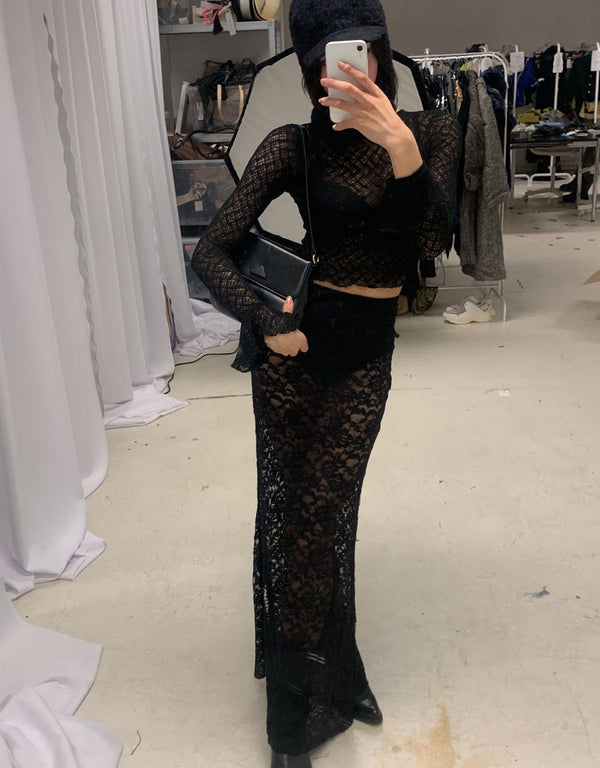 Long lace skirt I