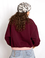 Contrasting hem round neck sweater