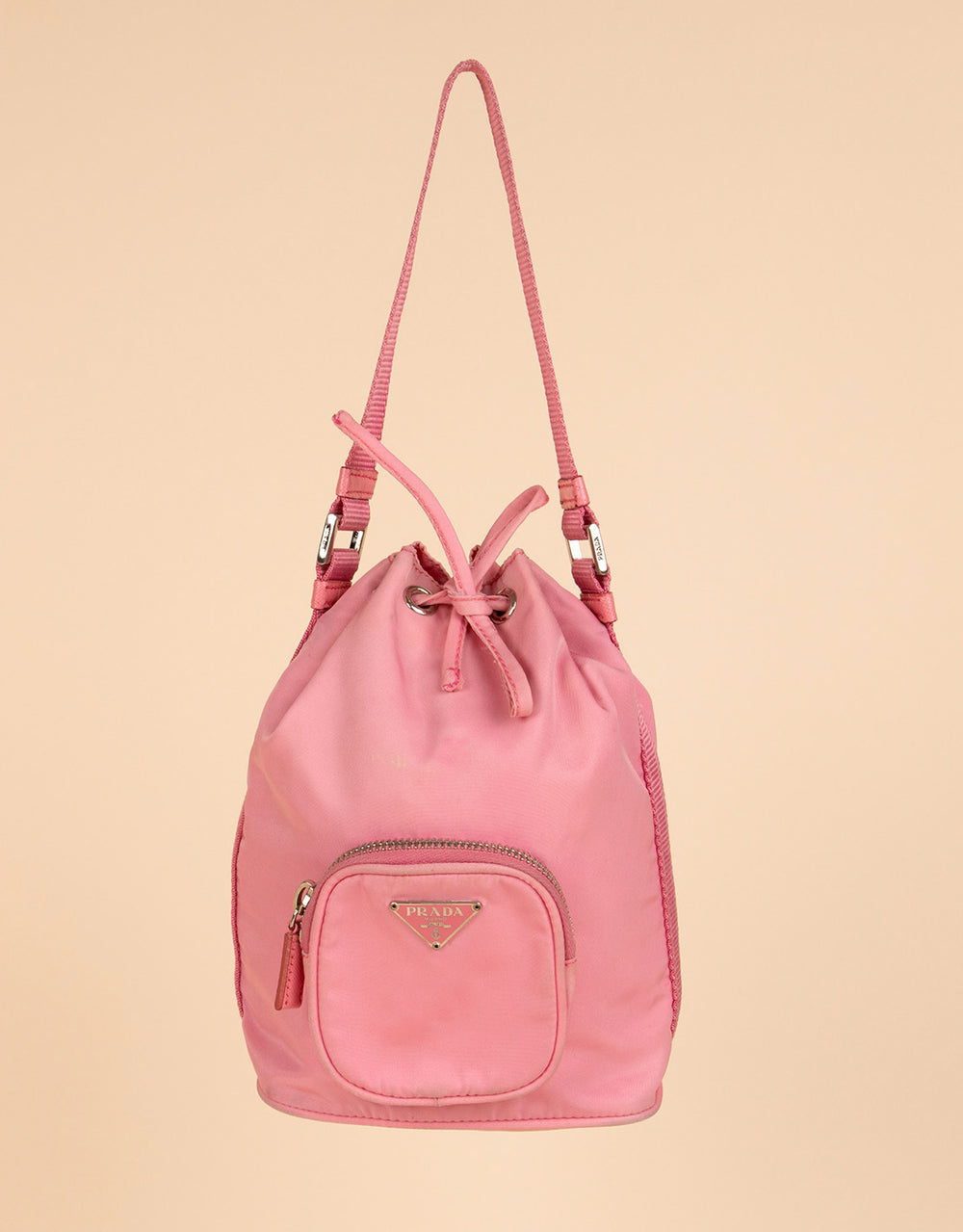ショルダーバッグ・ポシェット Prada Pink Nylon Bucket Bag Prada // Pink Nylon Tessuto Bucket Bag – VSP Consignment