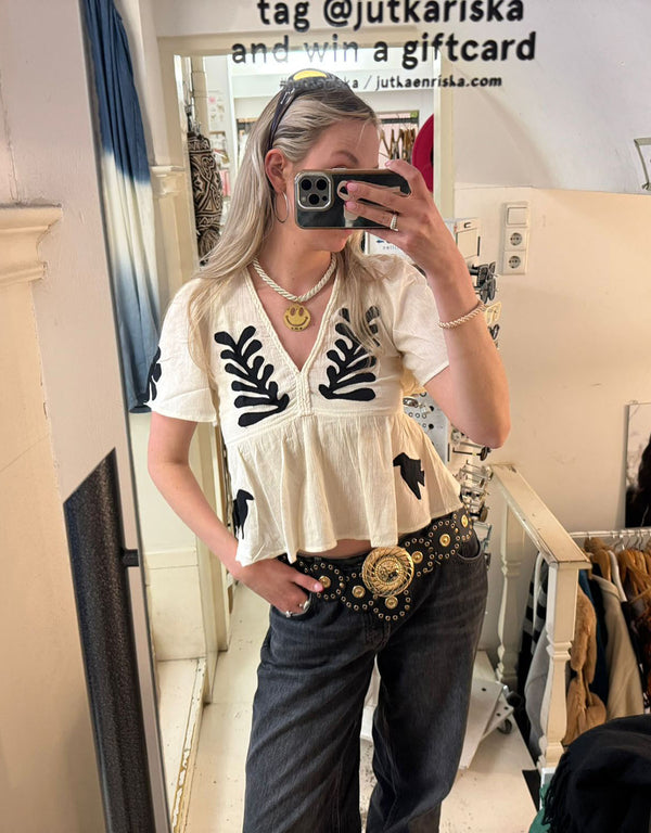 Leon & Harper embroidery blouse