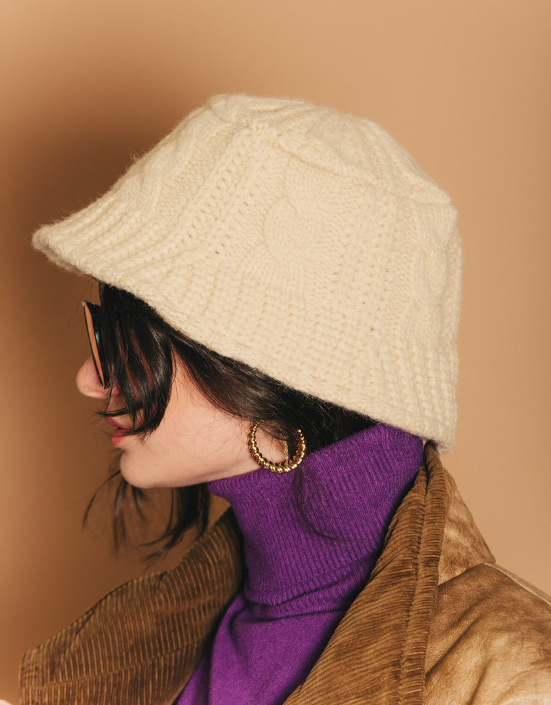 Cable knit thick bucket hat