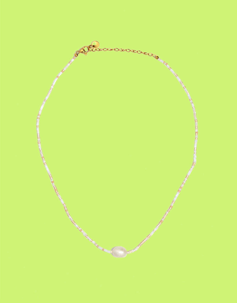 Central pearl necklace