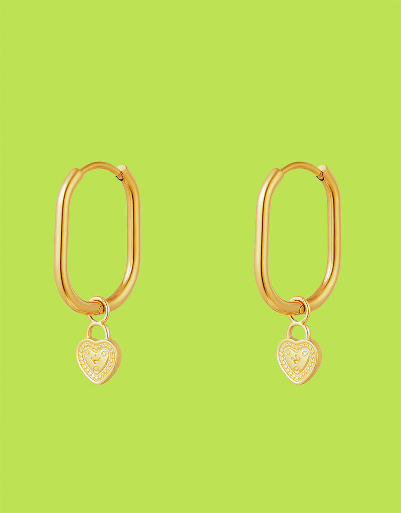 Oval earrings heart
