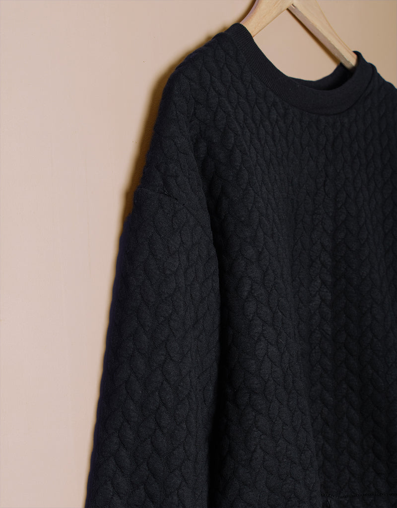 Pattern crop sweater