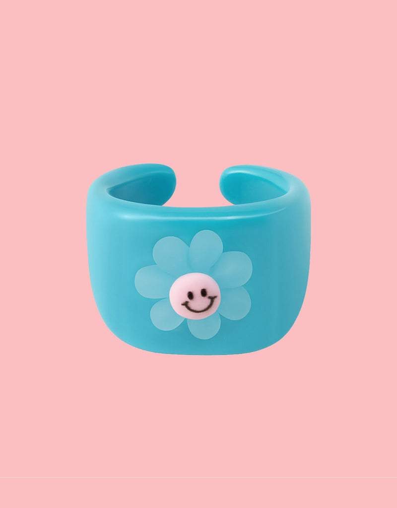 Smiley flower candy ring