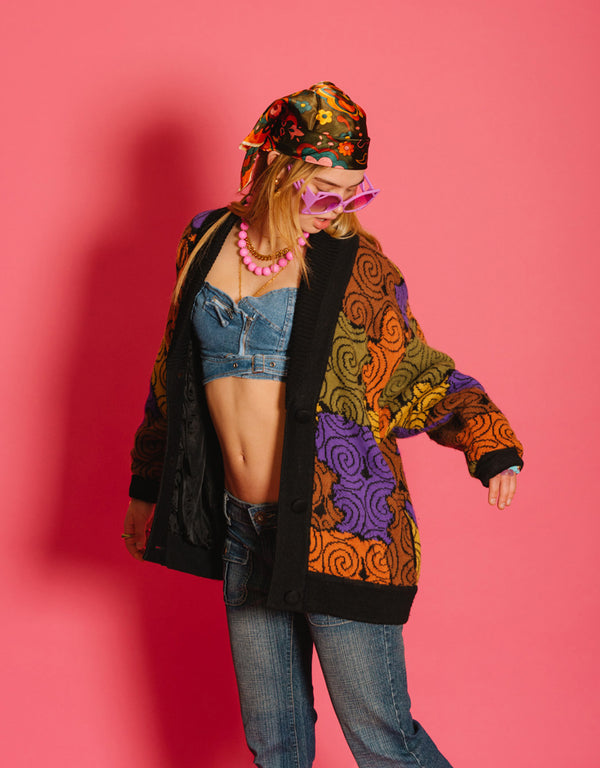 Vintage cardigan with swirly pattern
