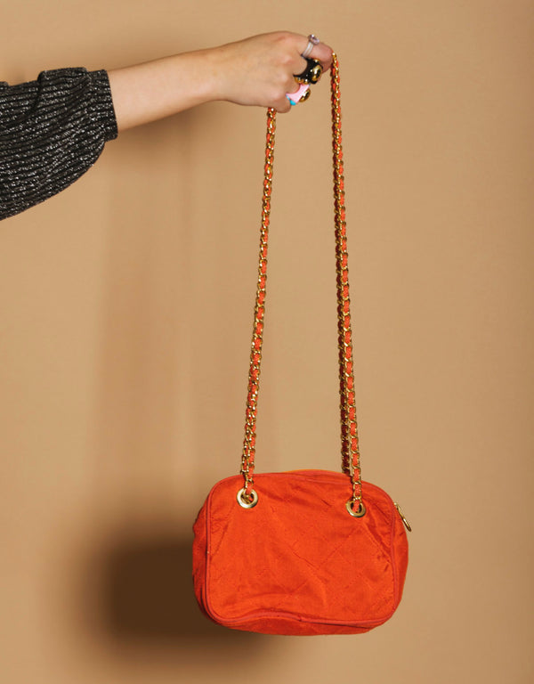 Vintage quilted chain bag