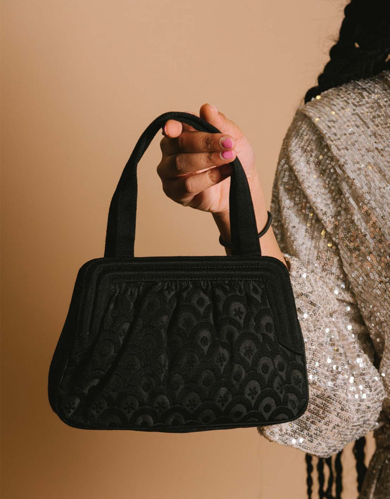 Vintage stitched detailed handbag