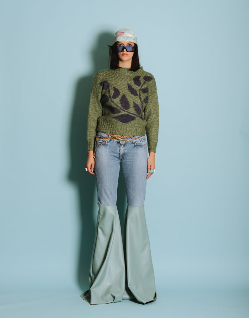 Vintage sweater with leaf print