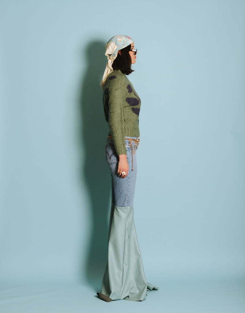 Vintage sweater with leaf print