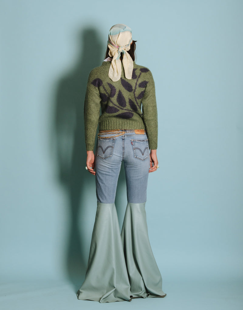 Vintage sweater with leaf print