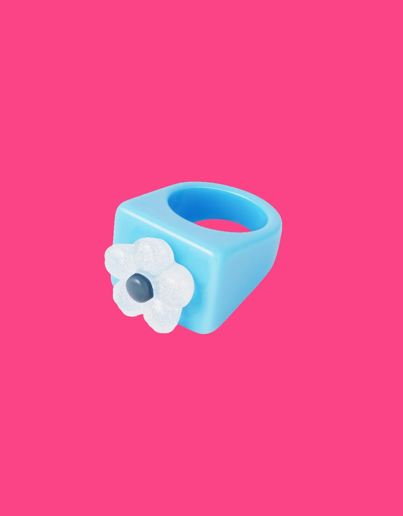 candy ring with flower