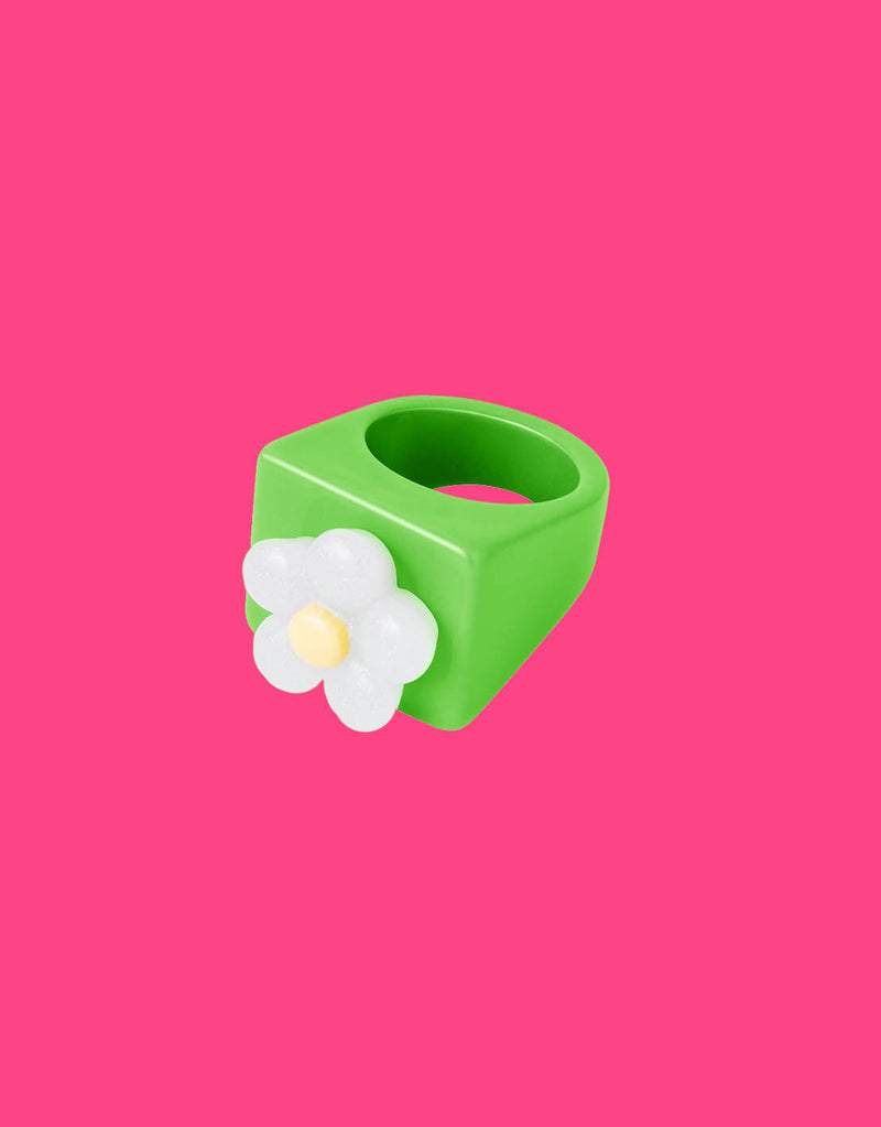 candy ring with flower