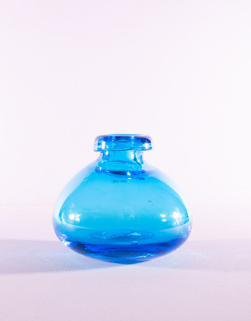 small round vase